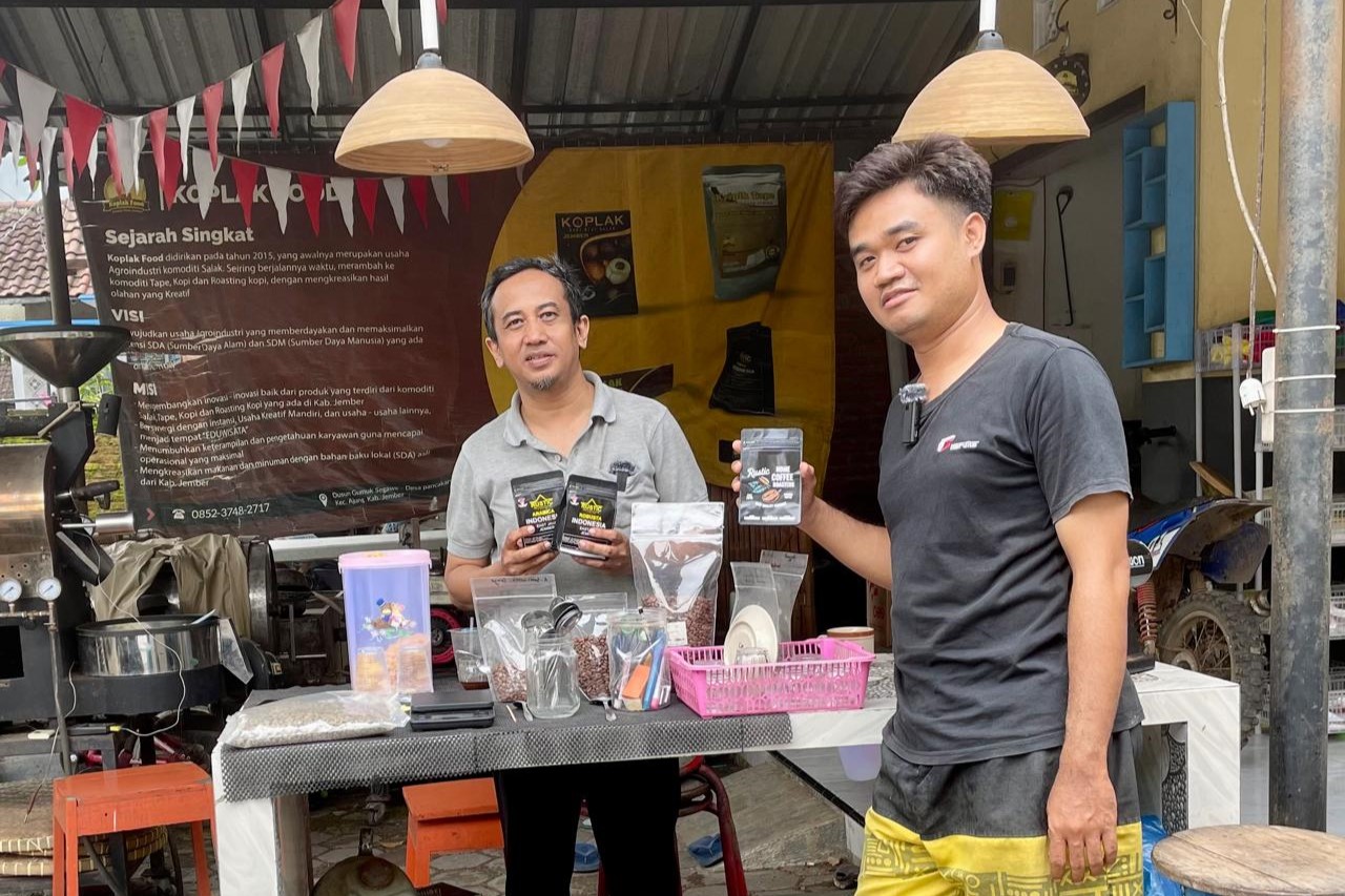 Percakapan Santai Dengan Bustomi Di Koplak Food