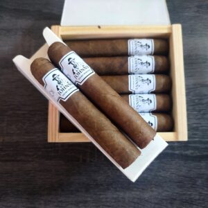 Johnny 2 Short Robusto 2 Scaled