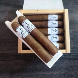 Johnny 2 Short Robusto 2 Scaled
