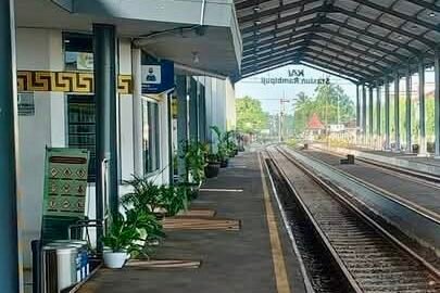 jalur rel stasiun Rambipuji
