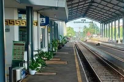 jalur rel stasiun Rambipuji